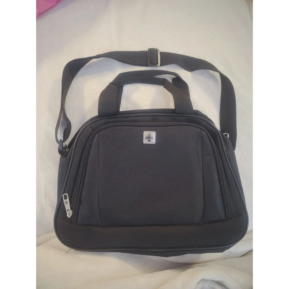 Black Polyester Travel Bag Shoulder Strap Dual Handles Globe Logo Flight Plane